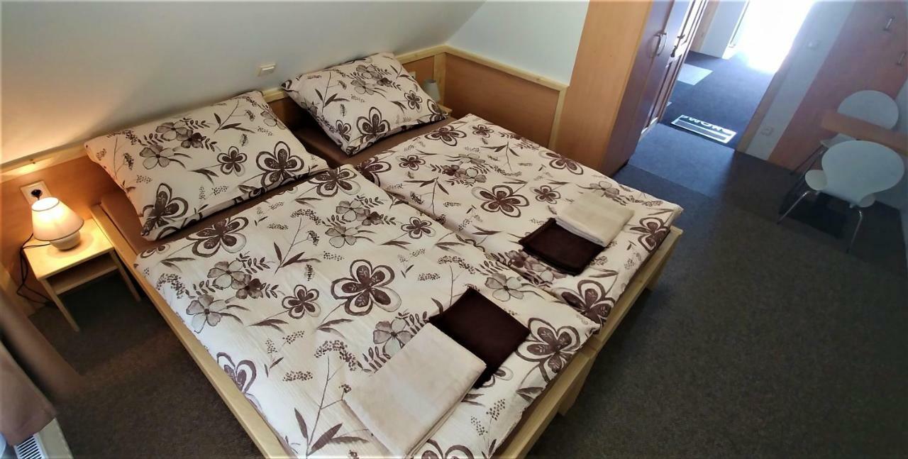 Český Krumlov Penzion U Medi מראה חיצוני תמונה